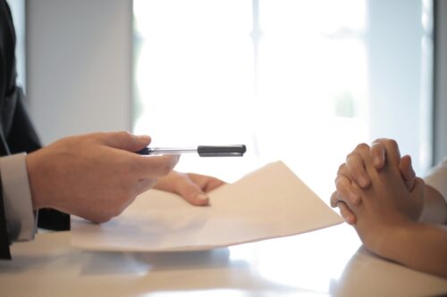 Como a multa por quebra de contrato de aluguel funciona?