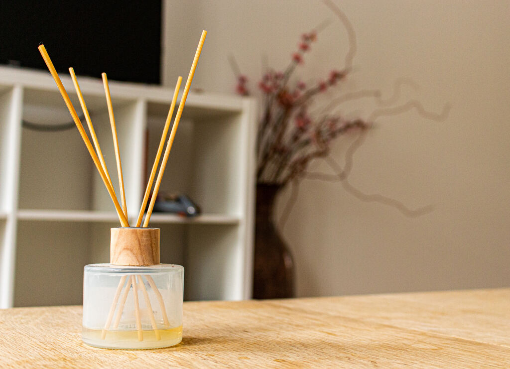 como fazer aromatizador de ambiente com varetas