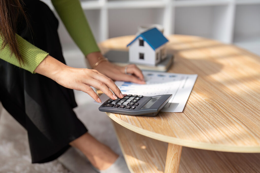 qual é mais barato: empréstimo ou financiamento