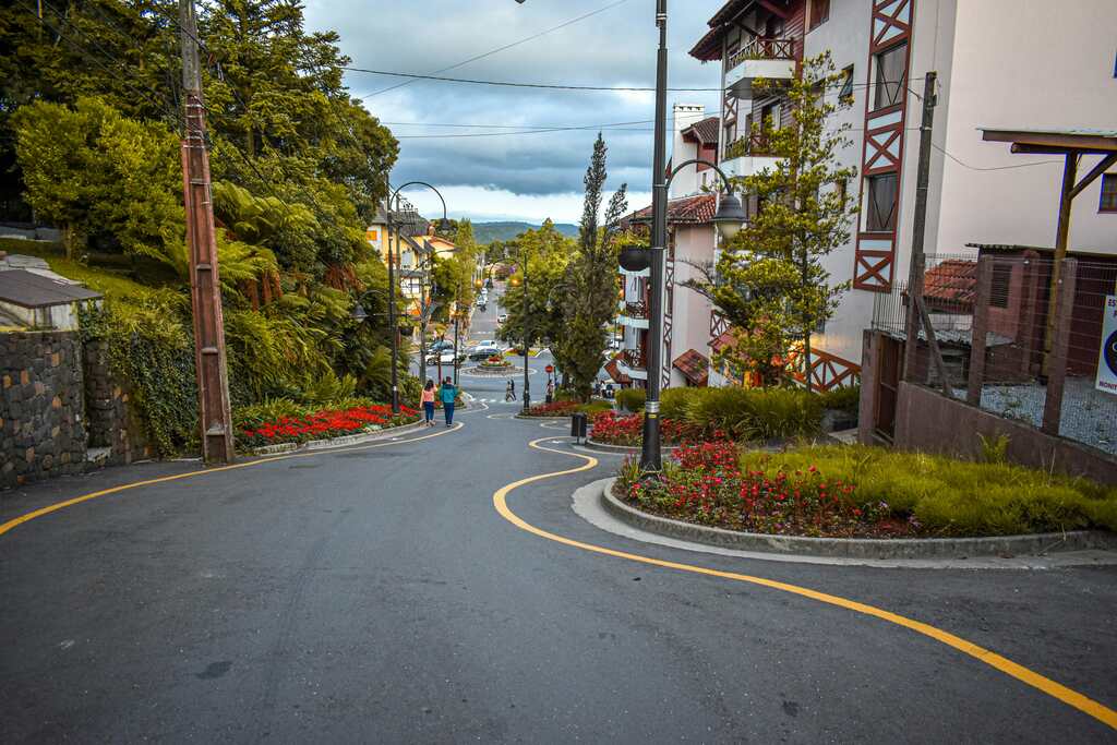 o que fazer em gramado: rua torta