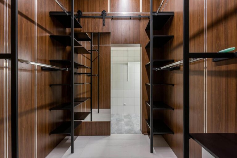 Entenda como montar um closet na sua casa