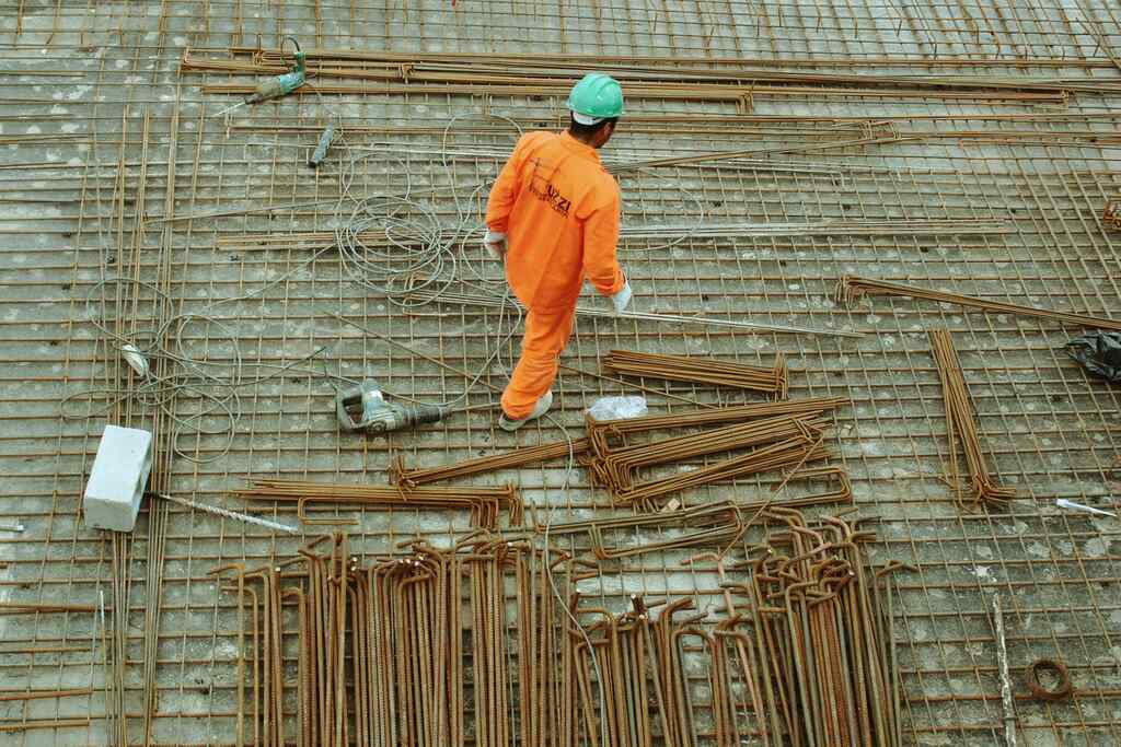 Homem arando terrendo para Kitnet